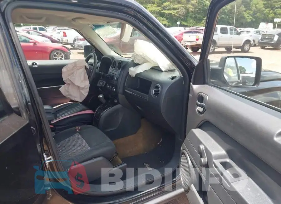 1C4NJPBA7GD681813 Photo# 5