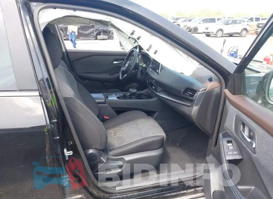 5N1BT3BA9PC803126 Photo# 5