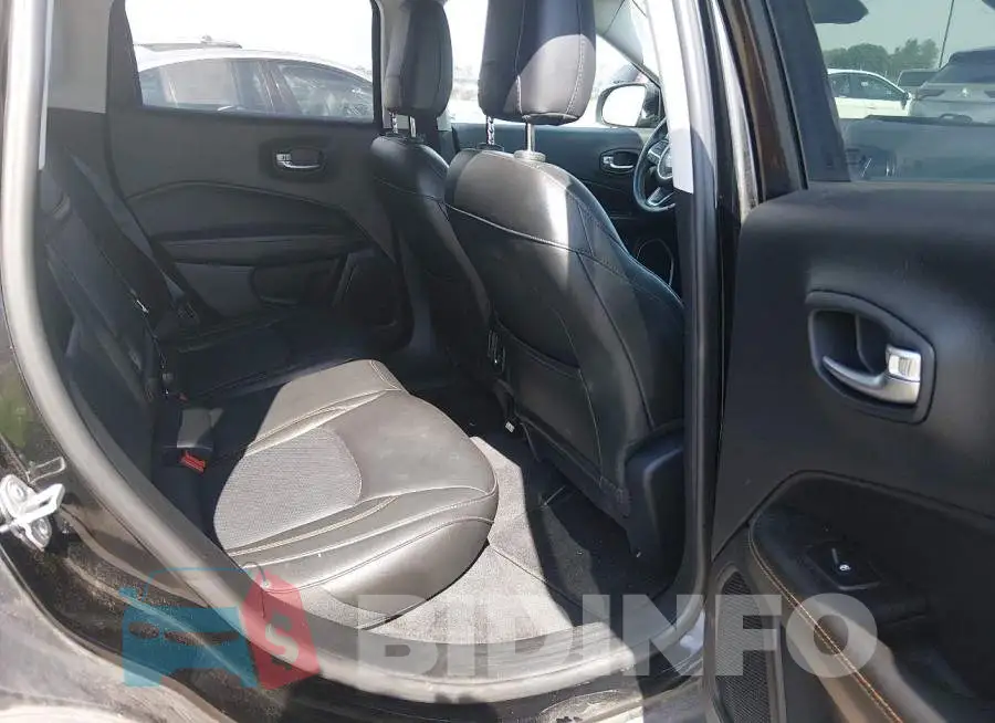 3C4NJDCB5JT231908 Photo# 8