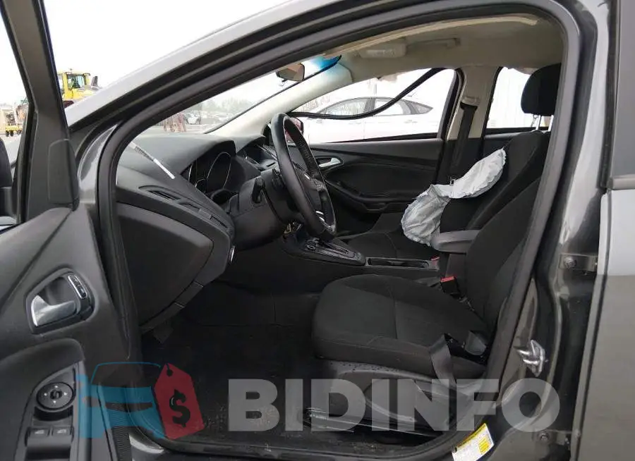 1FADP3F24GL405297 Photo# 5