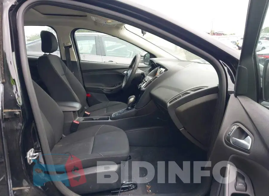 1FADP3M22JL242966 Photo# 5