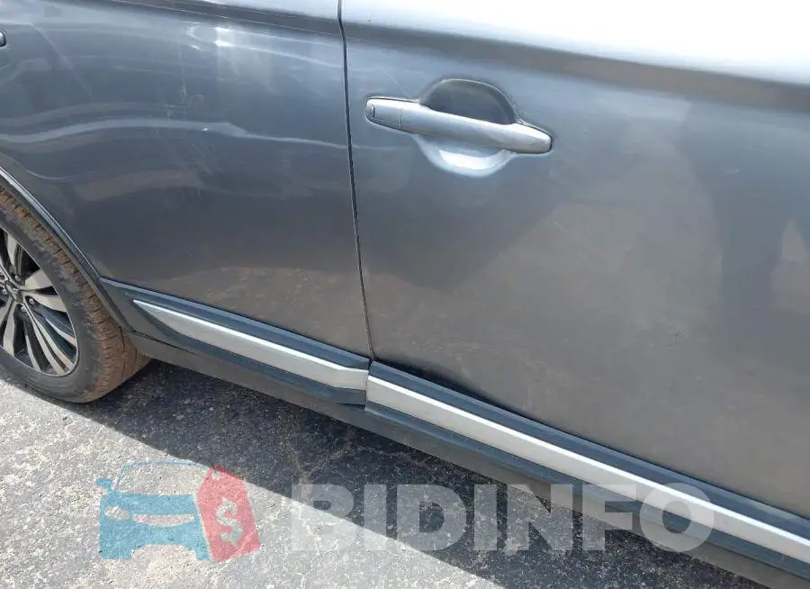 JA4AD3A39KZ030285 Photo# 18