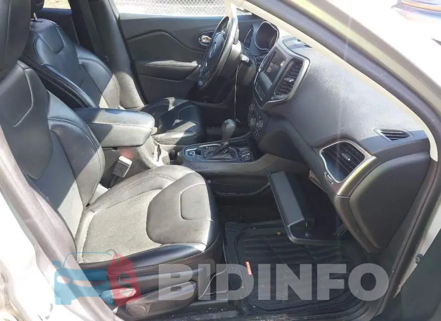 1C4PJLLB3KD226264 Photo# 5