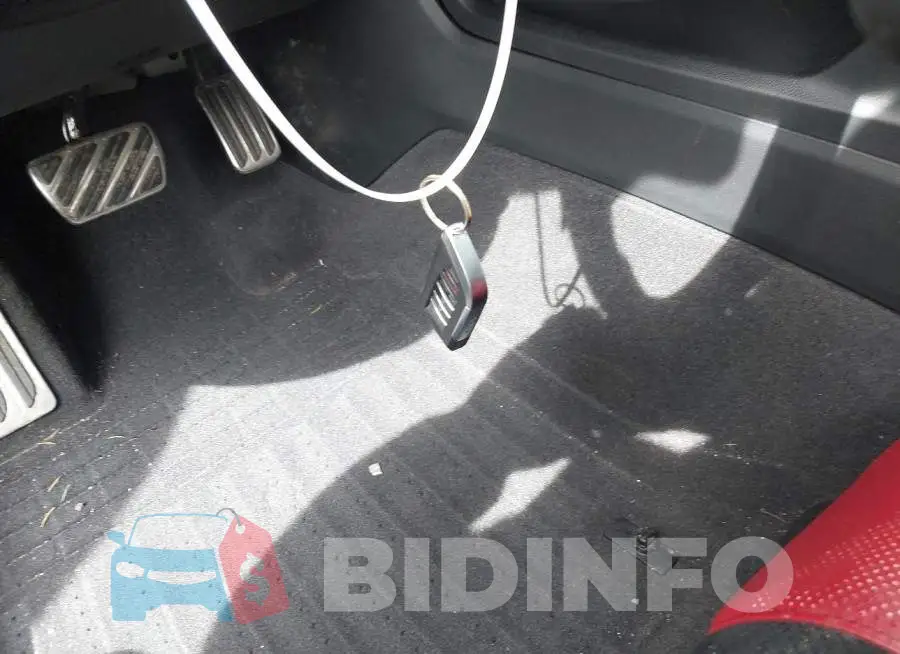 19UUB6F57SA000593 Photo# 11