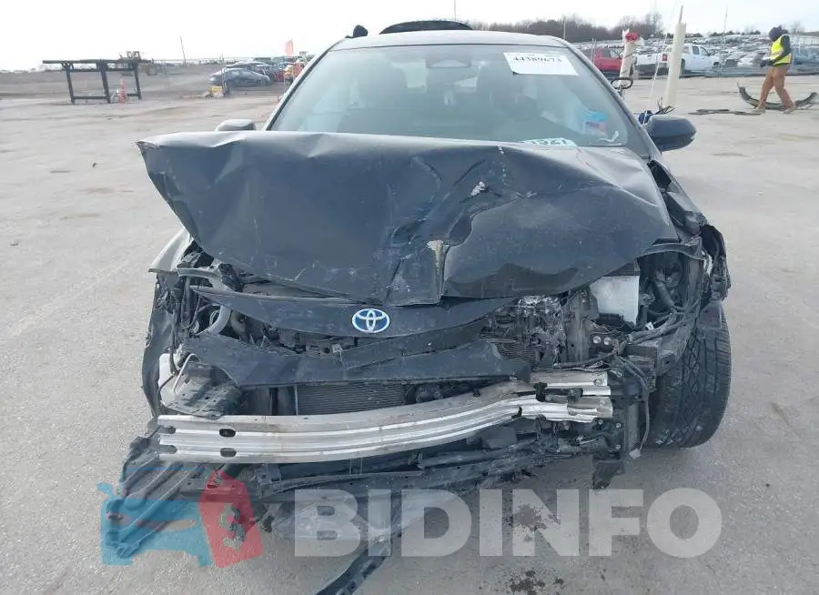 JTDBCMFE0PJ015581 Photo# 12