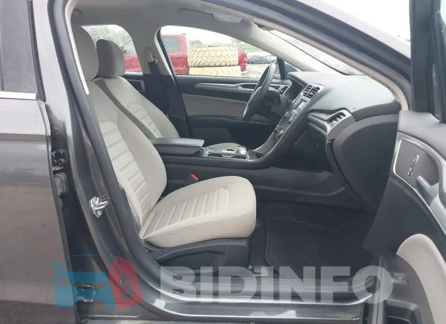 3FA6P0G76LR201422 Photo# 5