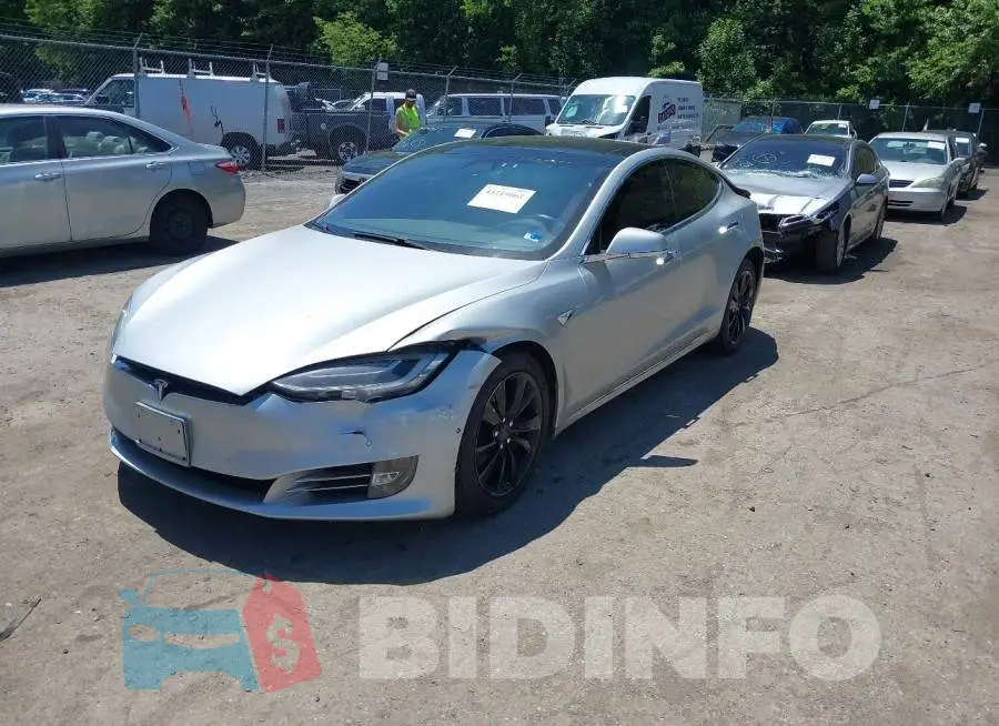 5YJSA1E22HF183744 Photo# 2
