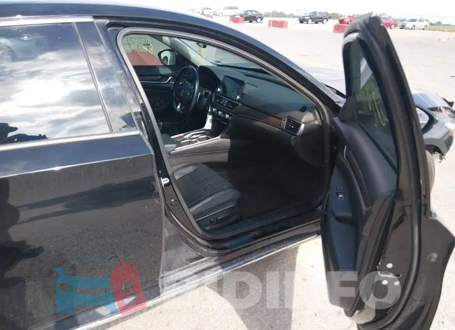 1HGCV2F54JA020536 Photo# 5