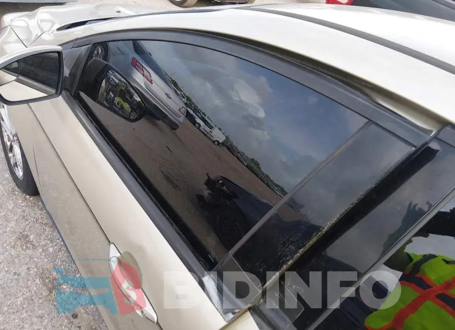 1FADP3F27HL229721 Photo# 6