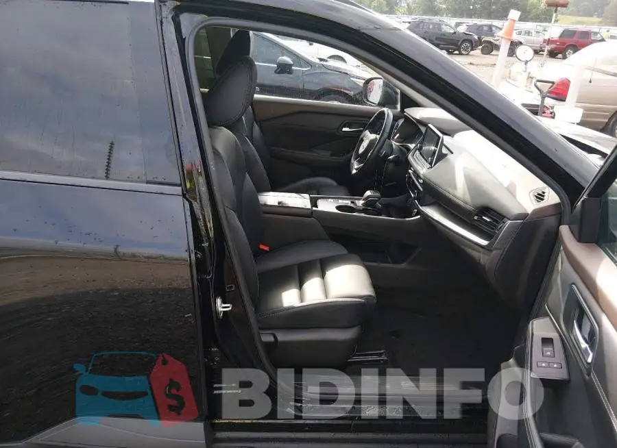 JN8BT3BA2PW014064 Photo# 5