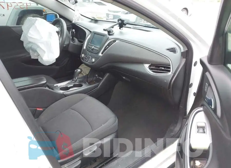 1G1ZD5ST2JF139957 Photo# 5
