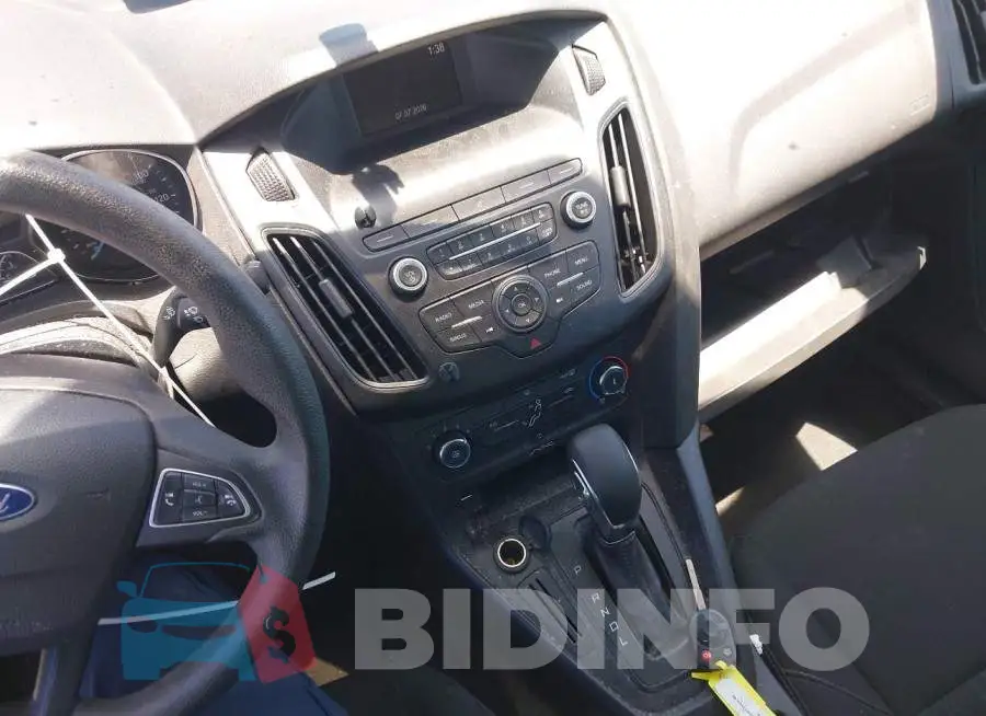 1FADP3F20JL313028 Photo# 11