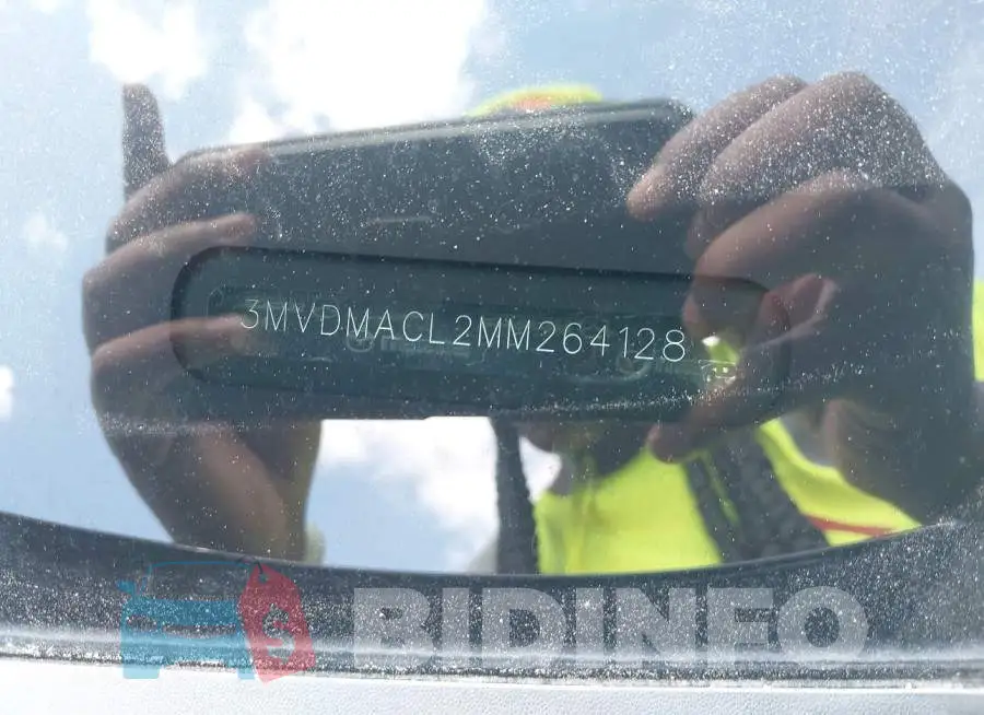 3MVDMACL2MM264128 Photo# 9