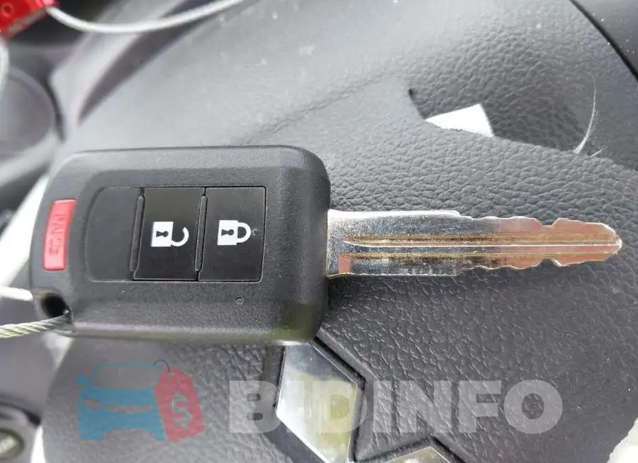 ML32FUFJ1PHF04086 Photo# 11