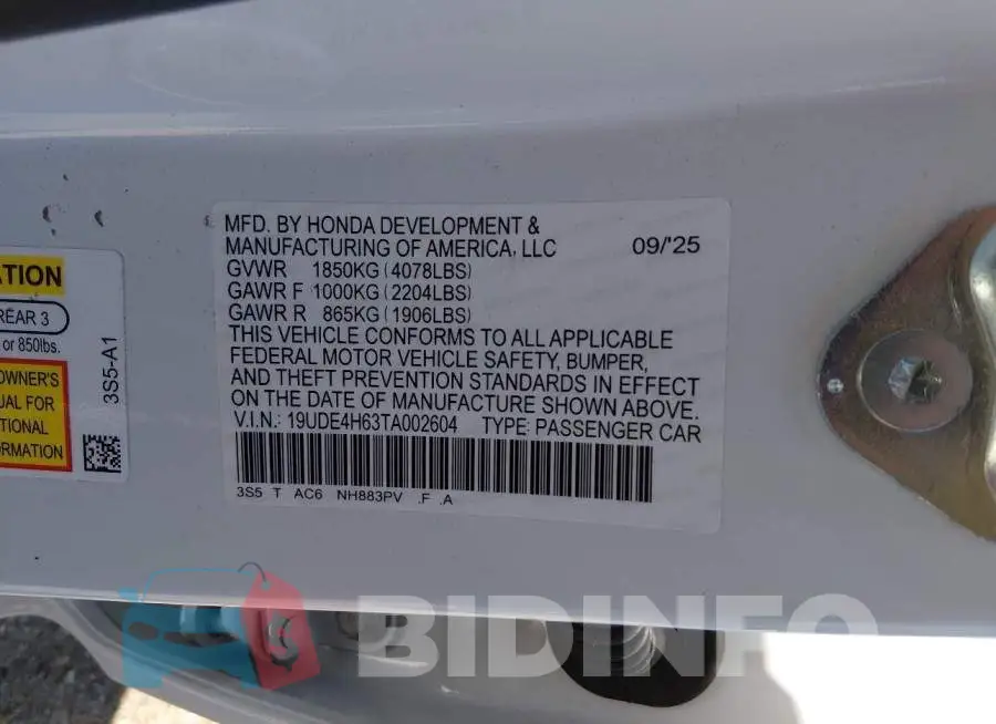19UDE4H63TA002604 Photo# 9