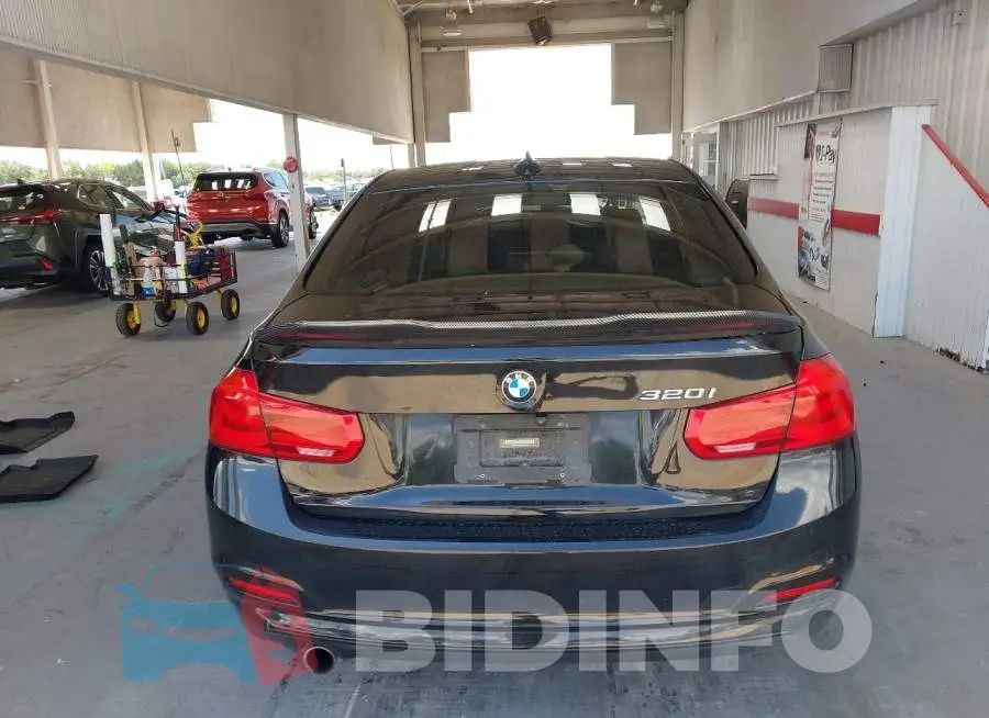 WBA8A9C51GK617625 Photo# 16