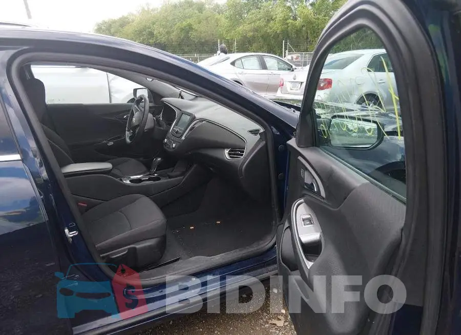 1G1ZB5ST4HF273207 Photo# 5