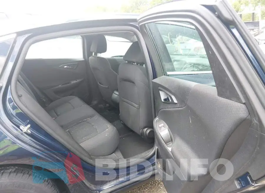 1G1ZB5ST4HF273207 Photo# 8