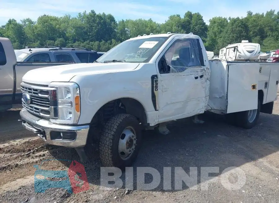 1FDRF3HN0PDA10839 Photo# 2