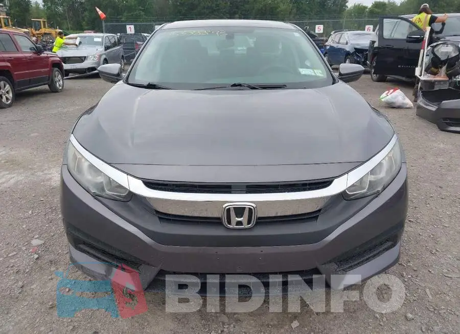 19XFC2F53JE203831 Photo# 13