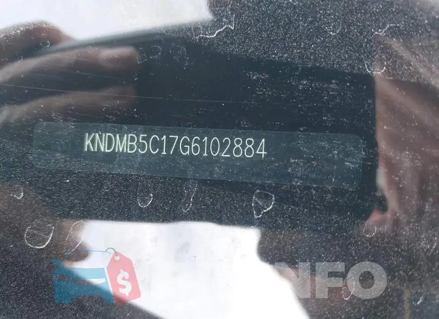 KNDMB5C17G6102884 Photo# 9