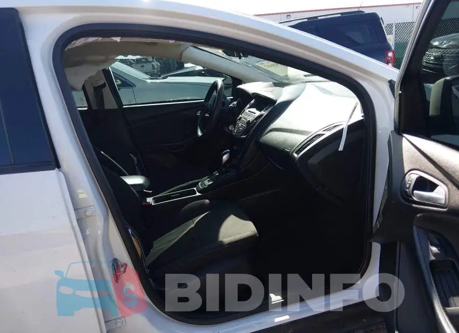 1FADP3F20GL285272 Photo# 5