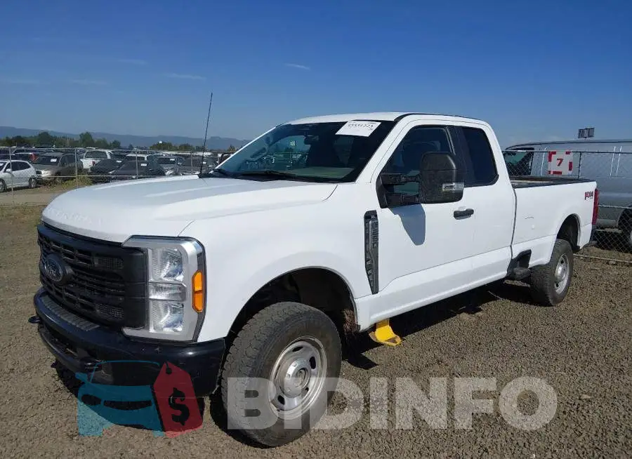 1FT7X2BA2PED80449 Photo# 2