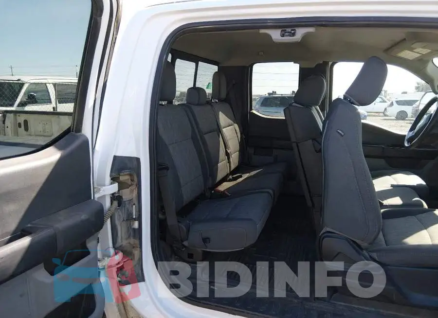 1FT7X2BA2PED80449 Photo# 8