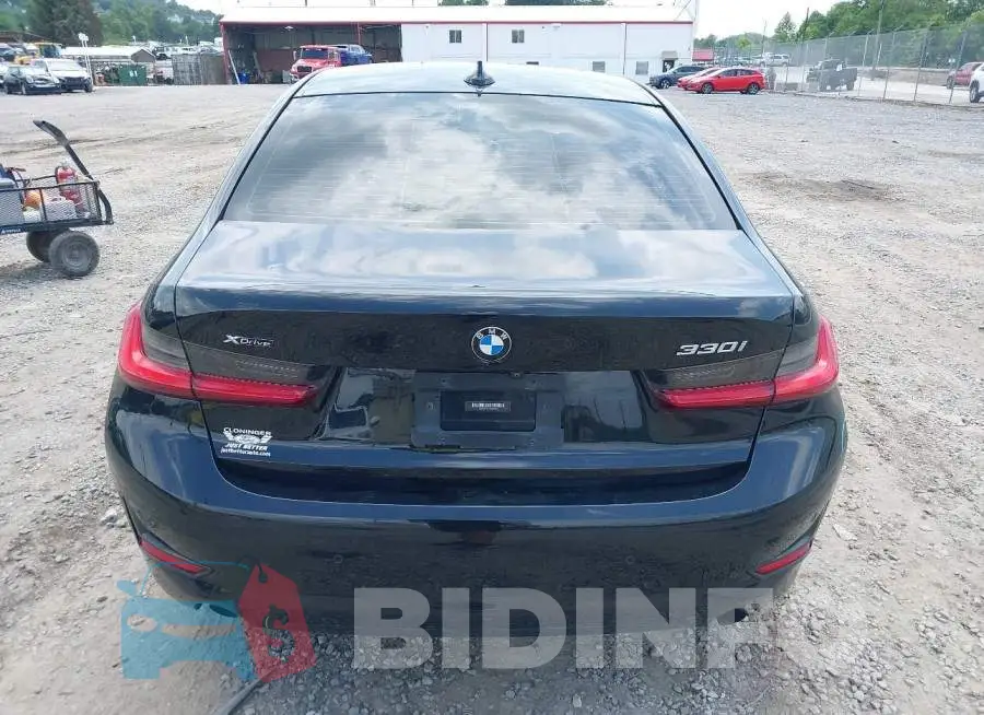 3MW5R7J04L8B39994 Photo# 16