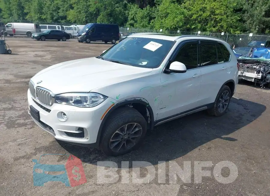 5UXKR0C38H0X77704 Photo# 2