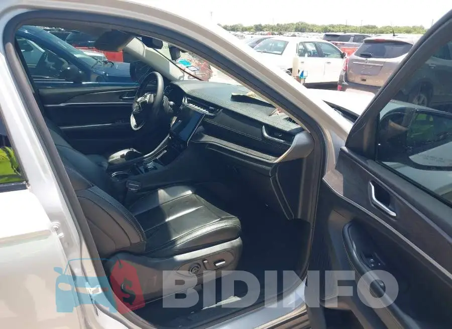 1C4RJGBG6PC662827 Photo# 5