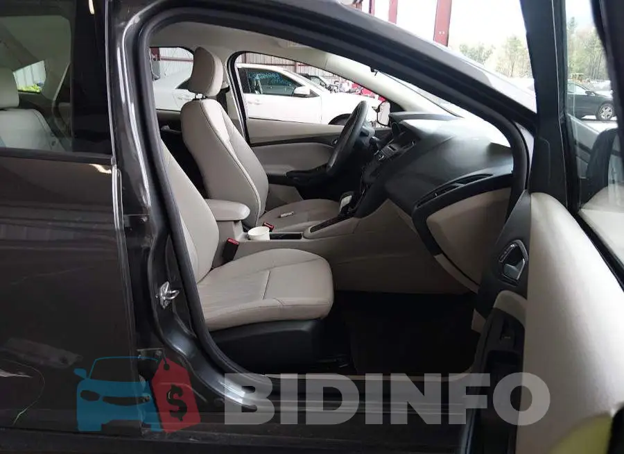 1FADP3F25HL269702 Photo# 5