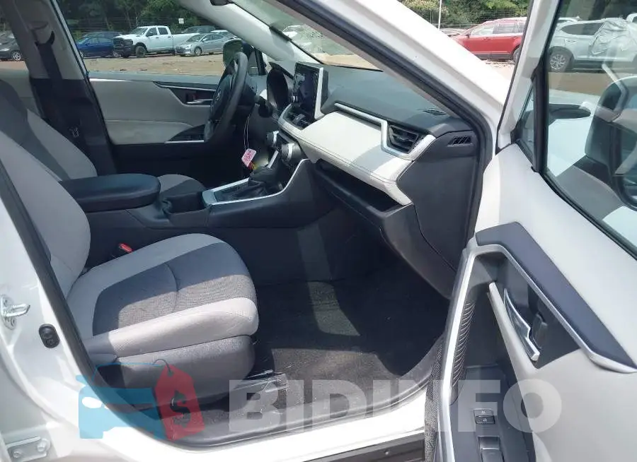 2T3W1RFVXRC286139 Photo# 5
