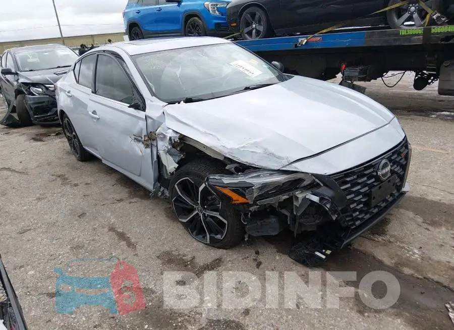 1N4BL4CV7PN304802 Photo# 1