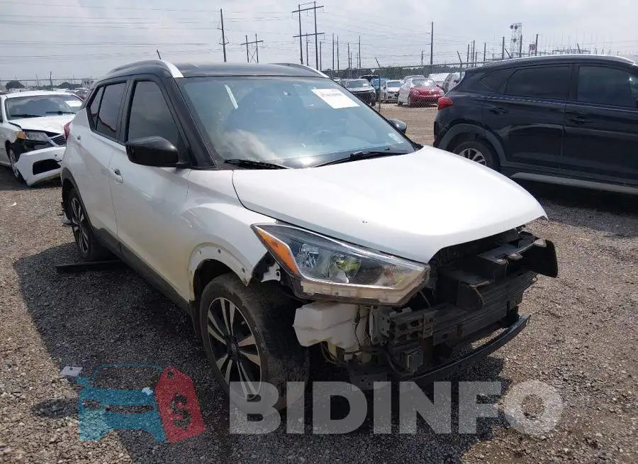 3N1CP5CU4JL506376 Photo# 1