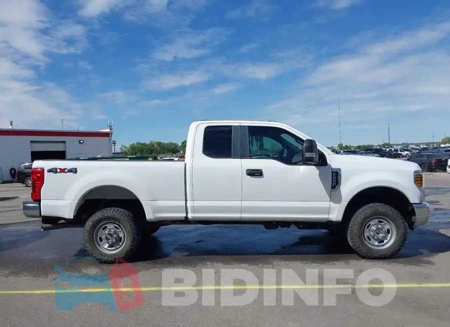 1FT7X2B61JEC22185 Photo# 13