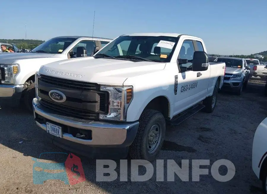 1FT7X2B65JEC48742 Photo# 2