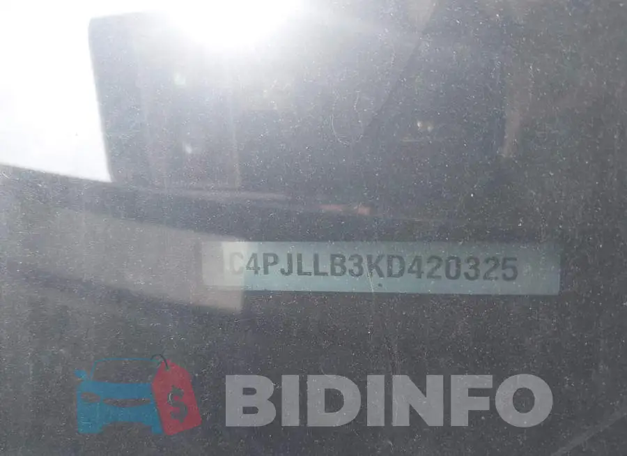 1C4PJLLB3KD420325 Photo# 9