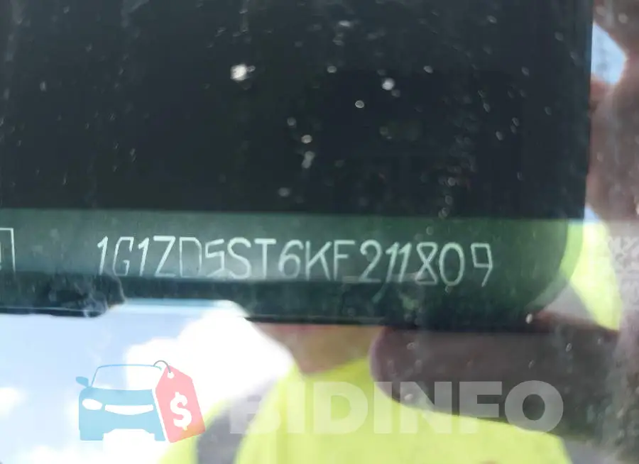 1G1ZD5ST6KF211809 Photo# 9