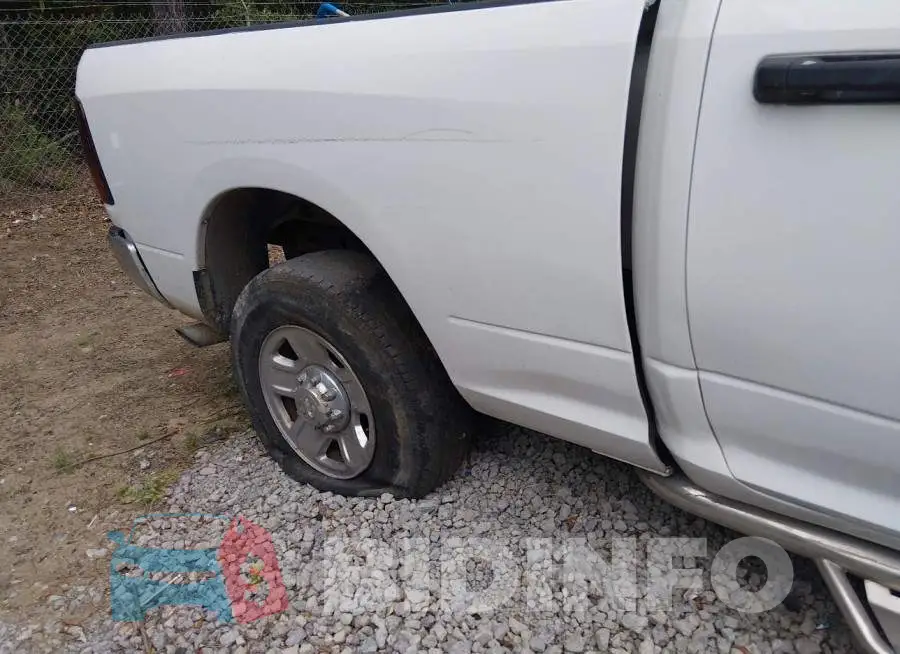 3C6UR4CJ9HG611727 Photo# 6