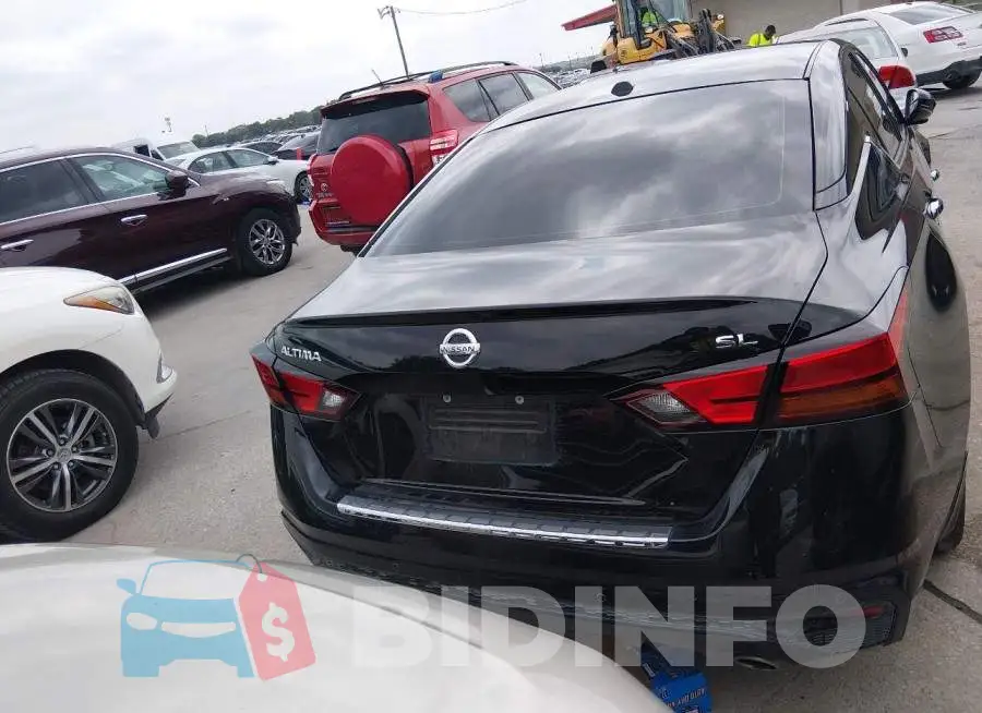 1N4BL4EVXMN305077 Photo# 16