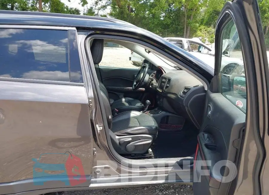 3C4NJDDB1LT151443 Photo# 5