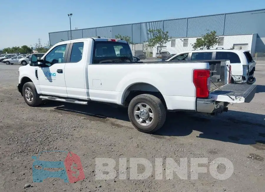 1FT7X2A60NED22186 Photo# 3
