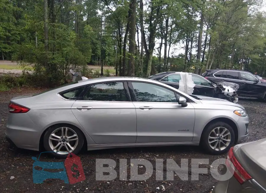 3FA6P0LUXKR129554 Photo# 14