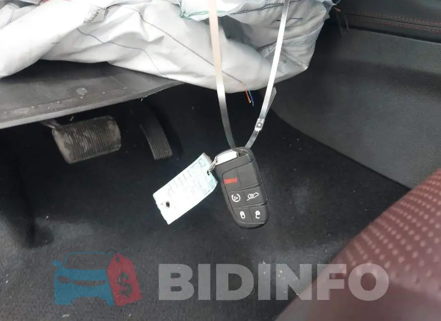 1C4RDJDG8PC604865 Photo# 11