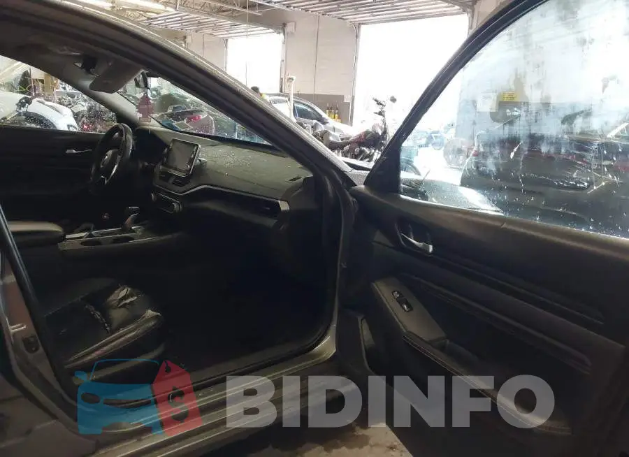 1N4BL4CV4KC138548 Photo# 5
