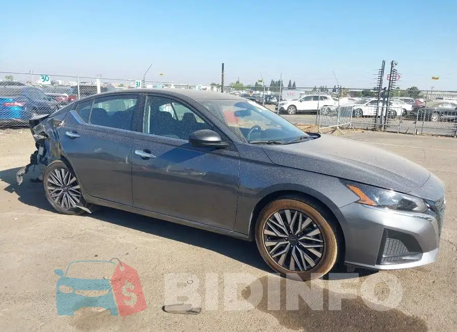 1N4BL4DV3SN359013 Photo# 13