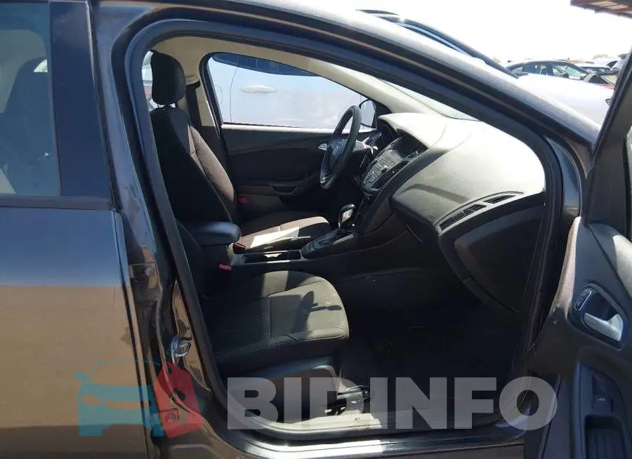 1FADP3FE1JL240181 Photo# 5