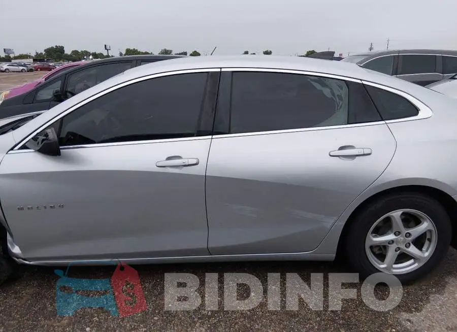 1G1ZB5ST6HF255579 Photo# 15
