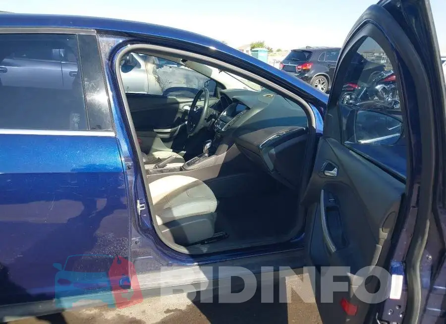 1FADP3J25GL234289 Photo# 5